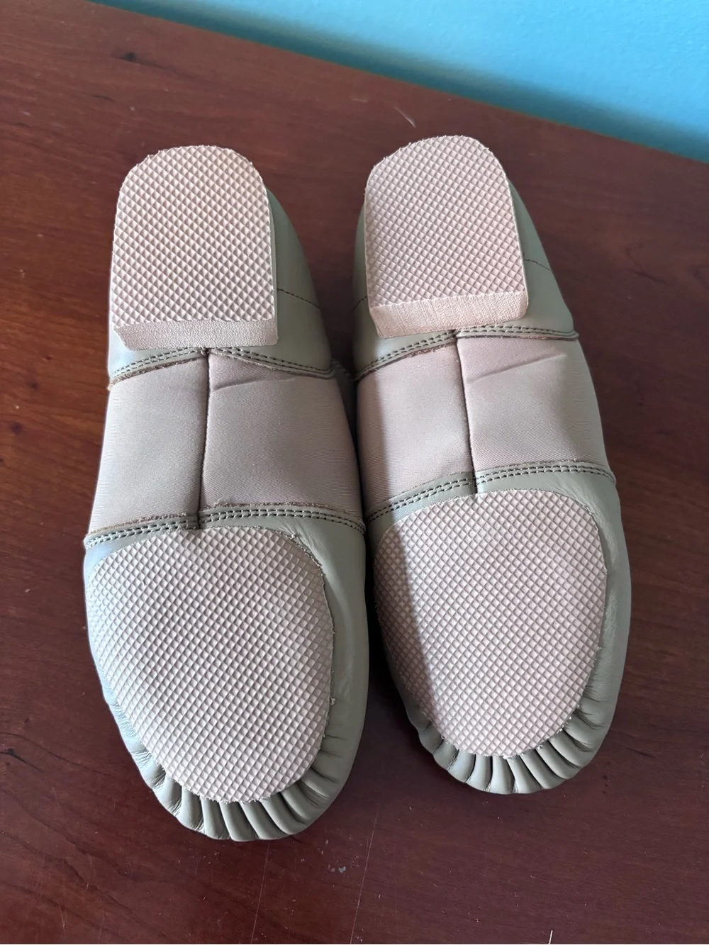 Stelle Girls Jazz Shoes. Tan Leather. Never worn. New in box. Size 2ML